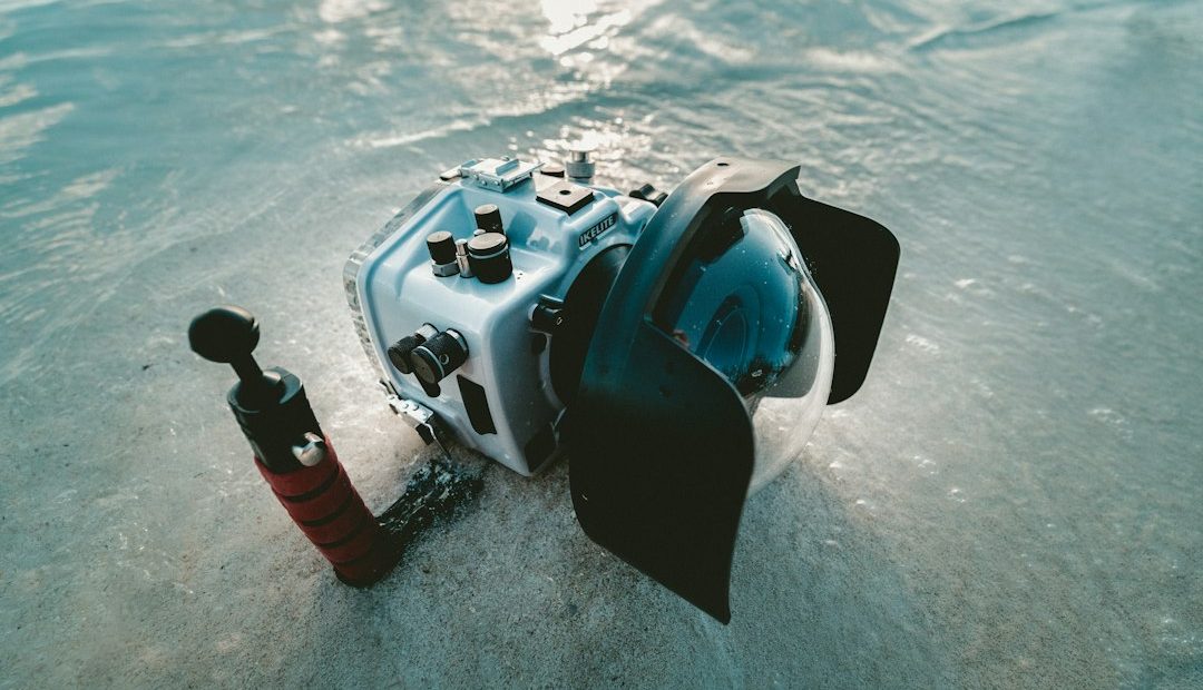 Best Floating Waterproof Phone Cases for Clear Underwater Photos 2026